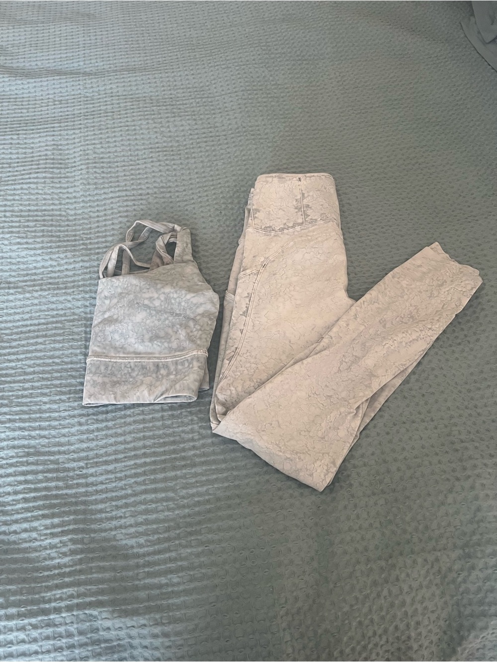 lululemon athletica Pale Gray Active Set - Leggings & Strappy bra